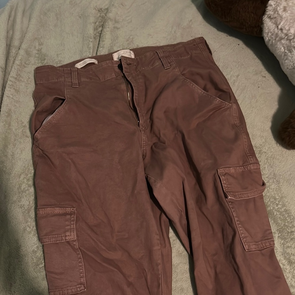 size 12, universal thread, brown, very comfortable